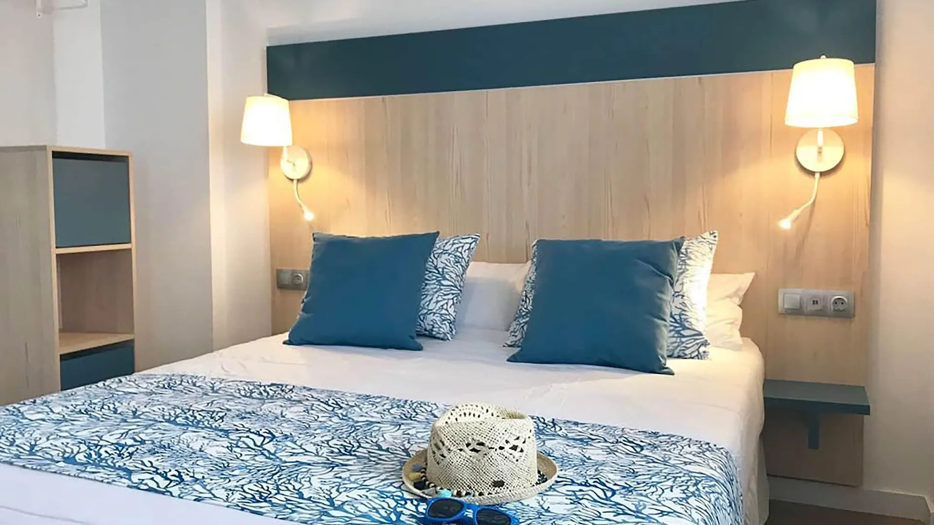 ****  Hotel Salou Beach Family Rentalmar Spain